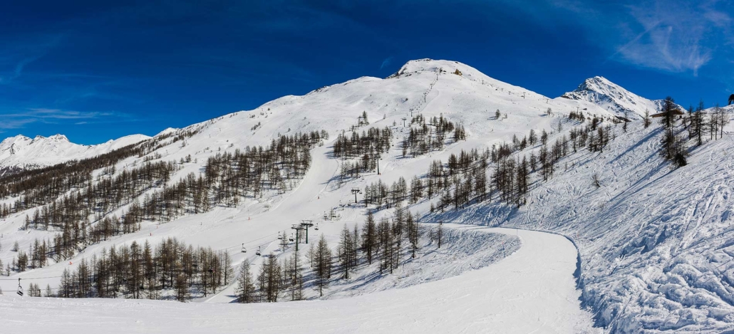 View of a piste in the ski resort of Sauze d'Oulx, Italy